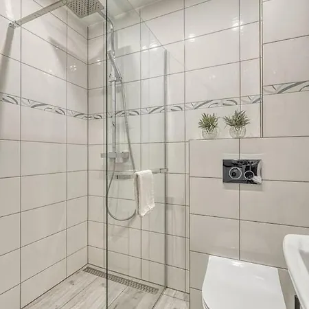 3beds In Citycenter Fast Wifi Apartment